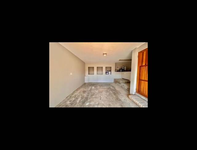 3 BEDROOM HOUSE FOR SALE IN OAKDENE